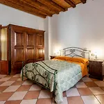La Casa Di Dina