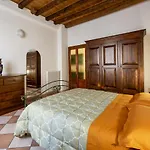 La Casa Di Dina