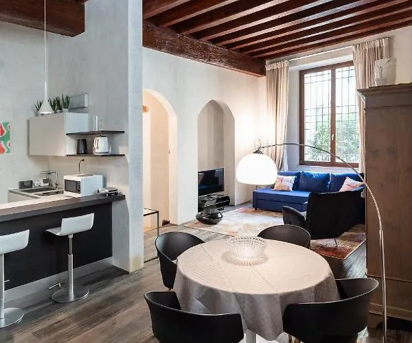 Rosa Luxury Apartment