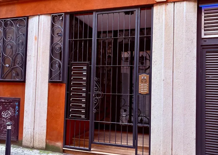 Vicolo Chiodo 9