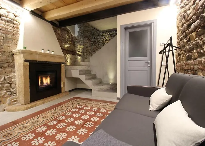 Becket Verona Flat