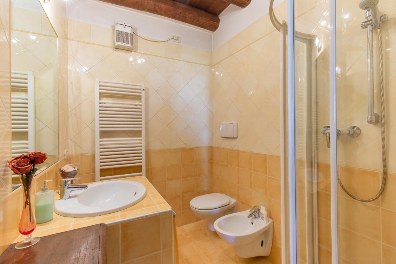 Corte Antica Canossa Del 1600 Bed and breakfast