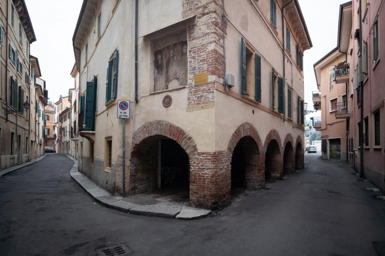 Becket Flat * Verona