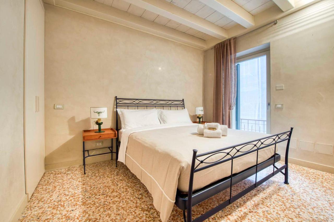 Apartmentsarena - Mercatorum - Piazza Erbe Apartamento Verona
