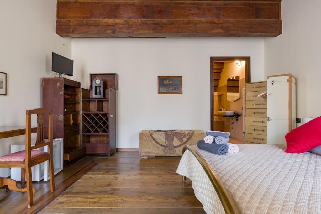 Magnificent 1800 In The Heart Of Appartamento *