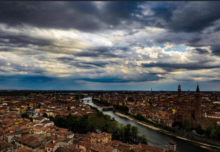 Lia * Verona