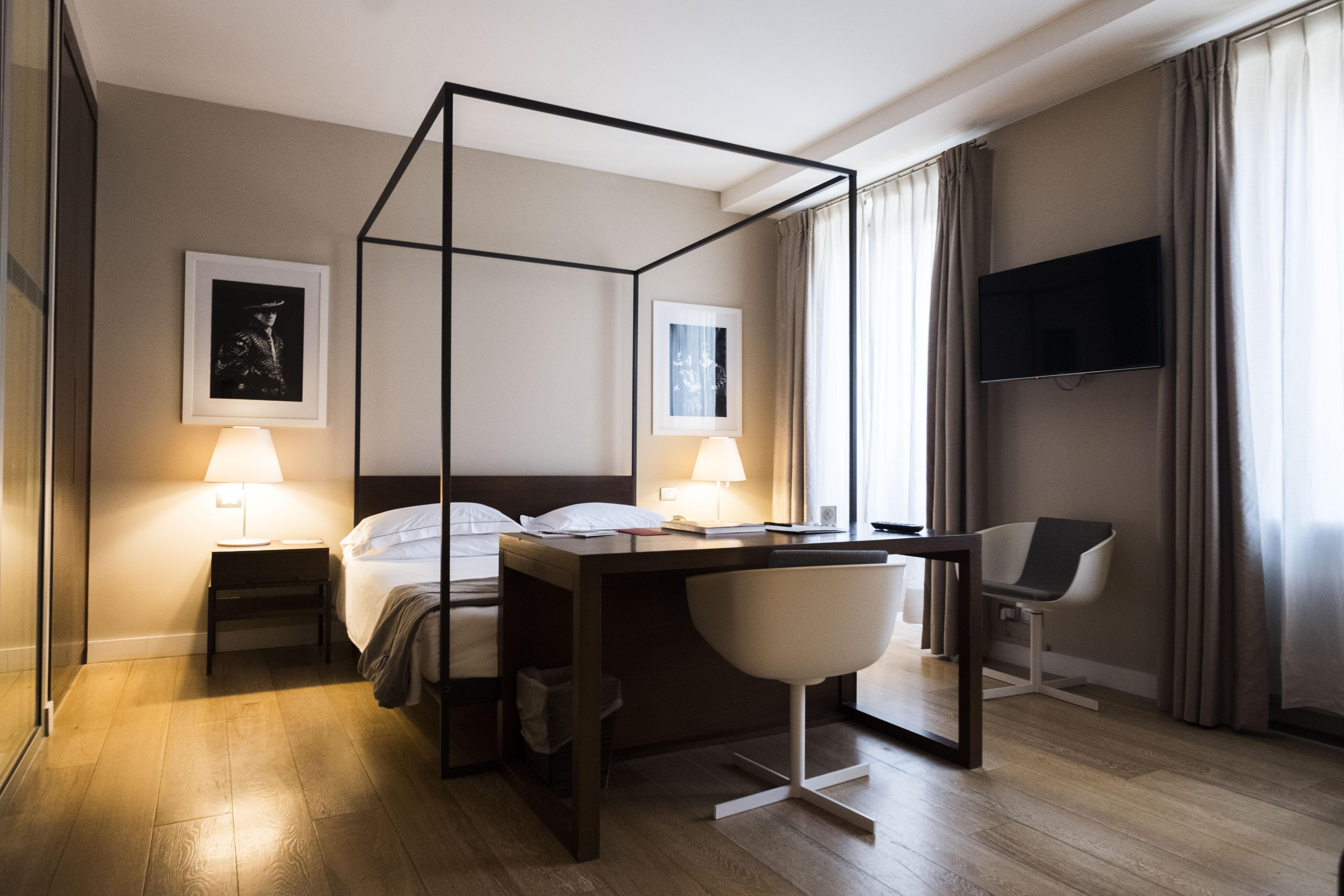 Escalus Luxury