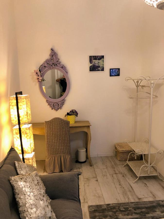 White & Gold Aparthotel