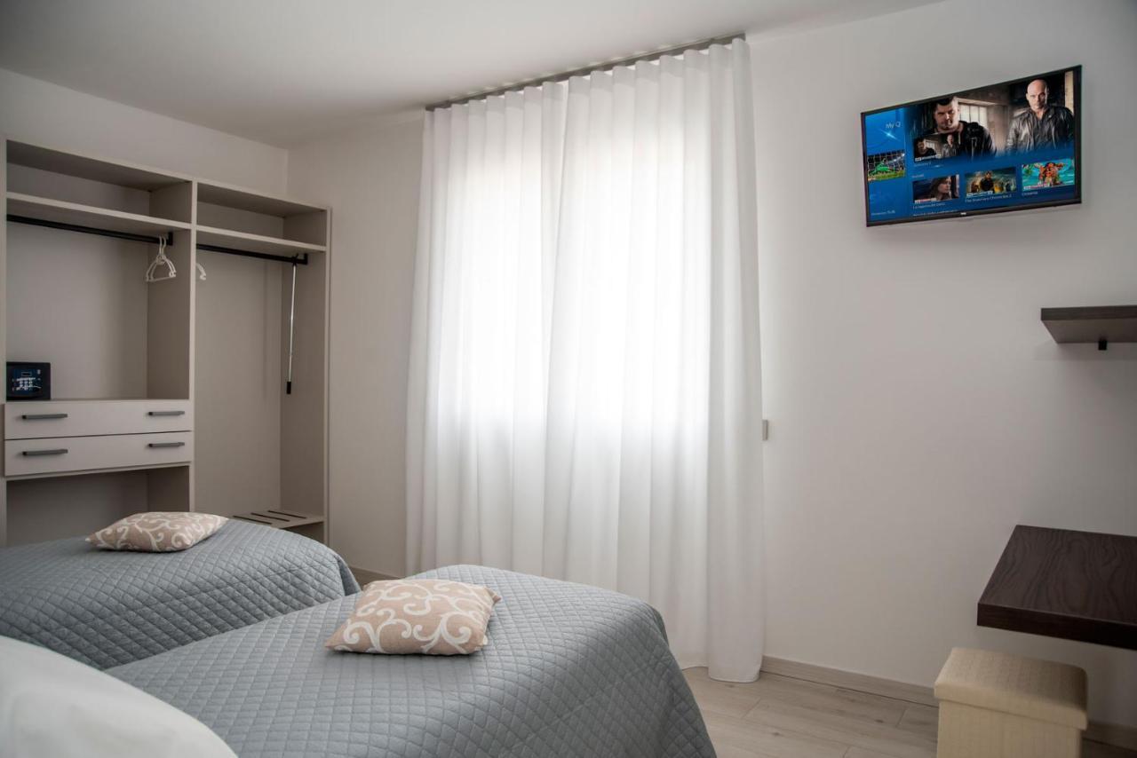 Apartamento Camelot Red - *