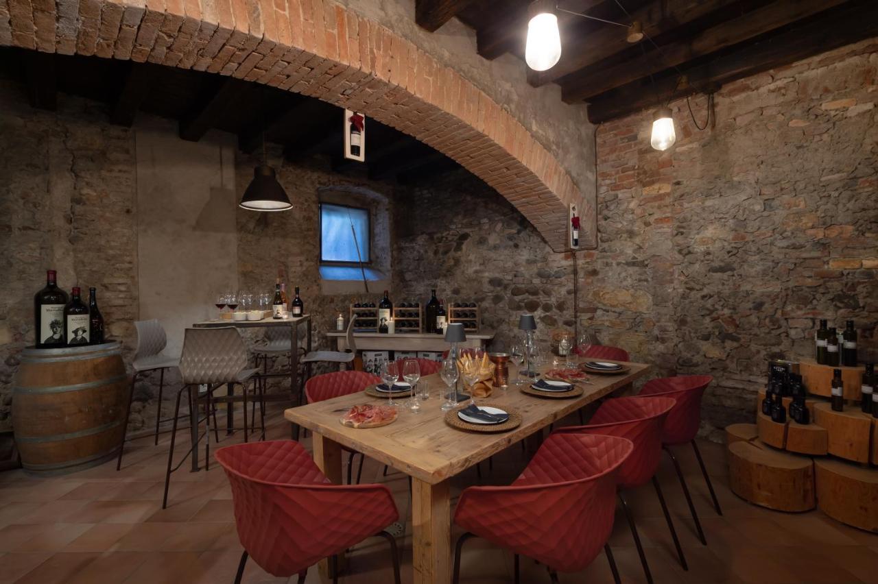 Massimago Wine
