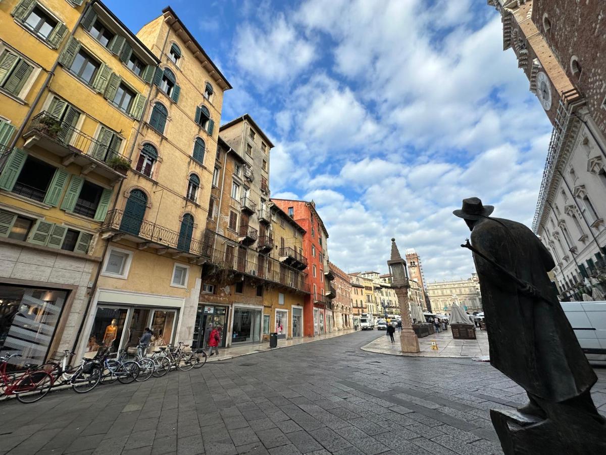 Apartment Luxury Flats Piazza Erbe, Floor 3 Verona
