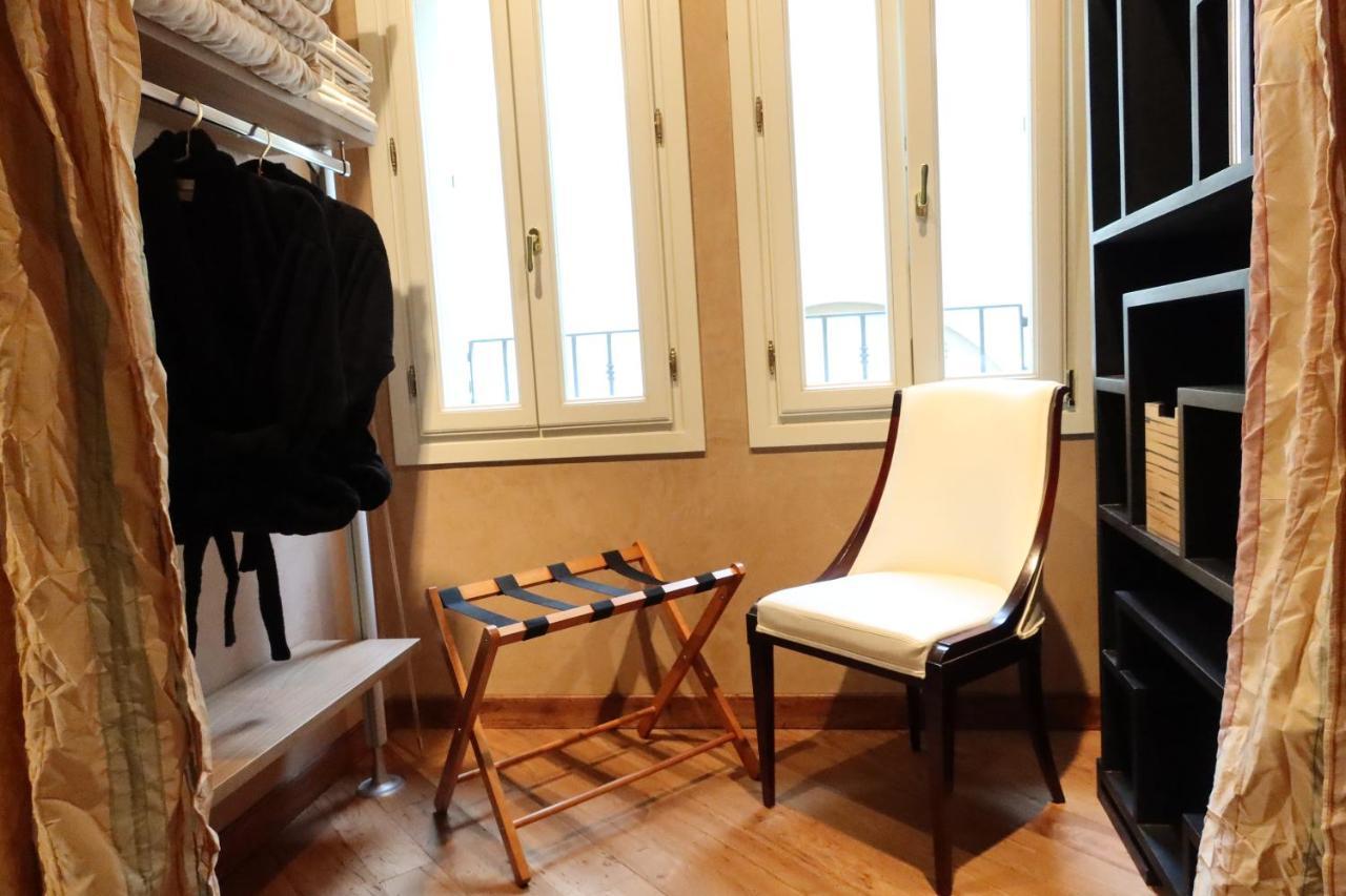 Luxury Flats Piazza Erbe, Floor 3 * Verona