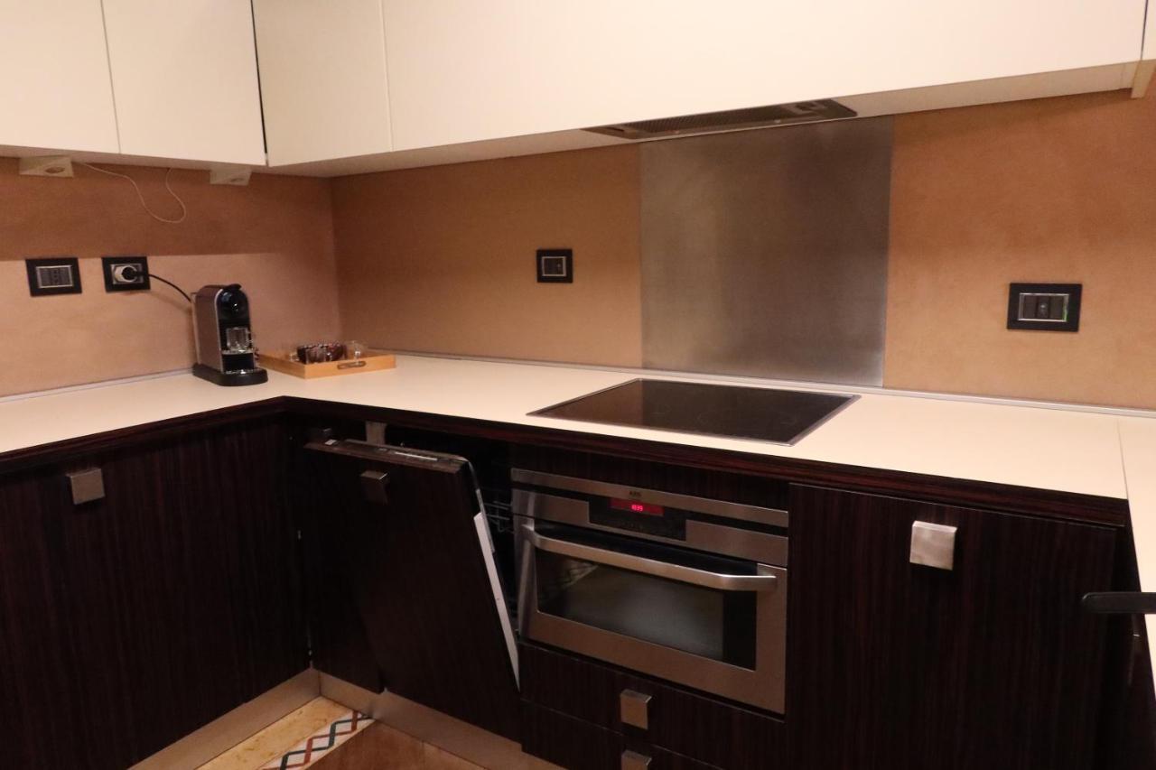 Luxury Flats Piazza Erbe, Floor 3 Apartment *