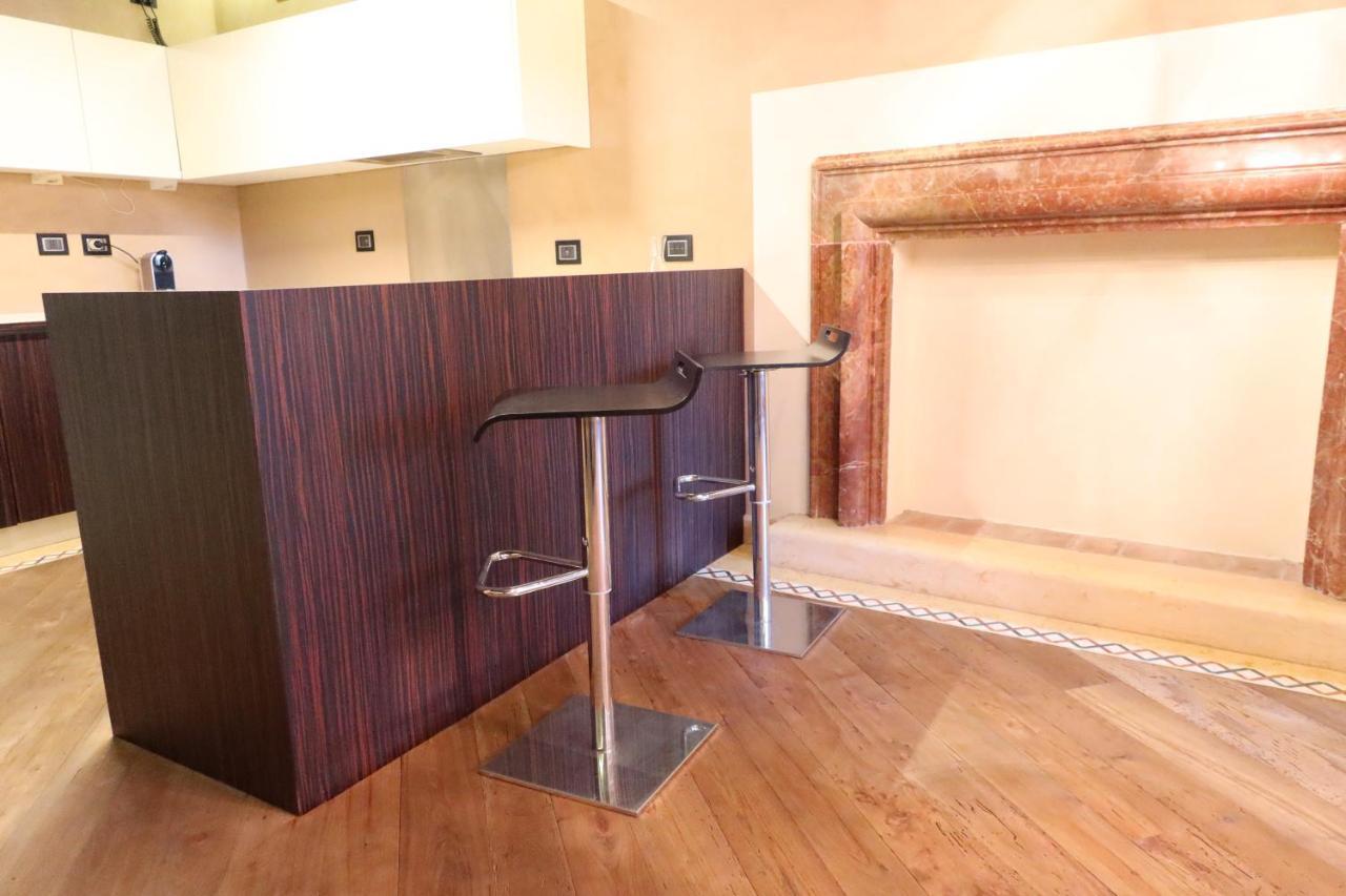 Luxury Flats Piazza Erbe, Floor 3 Apartment