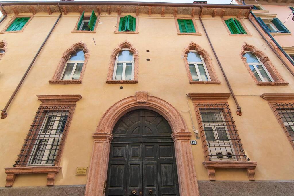 Apartment Piazza Delle Erbe Luxury House *