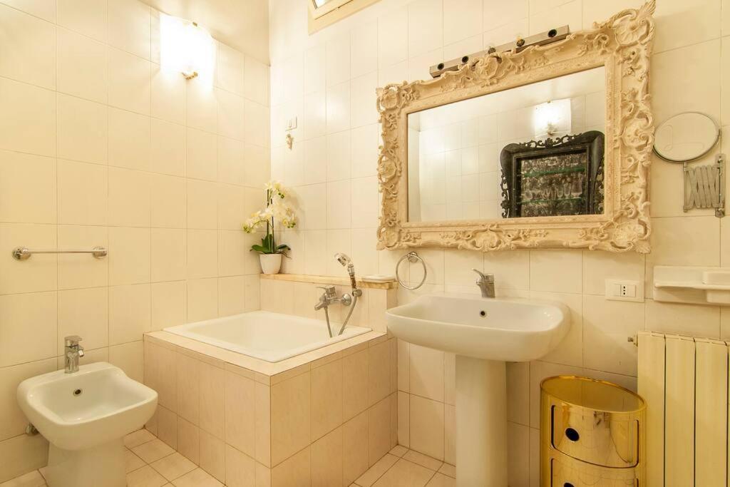 Piazza Delle Erbe Luxury House *