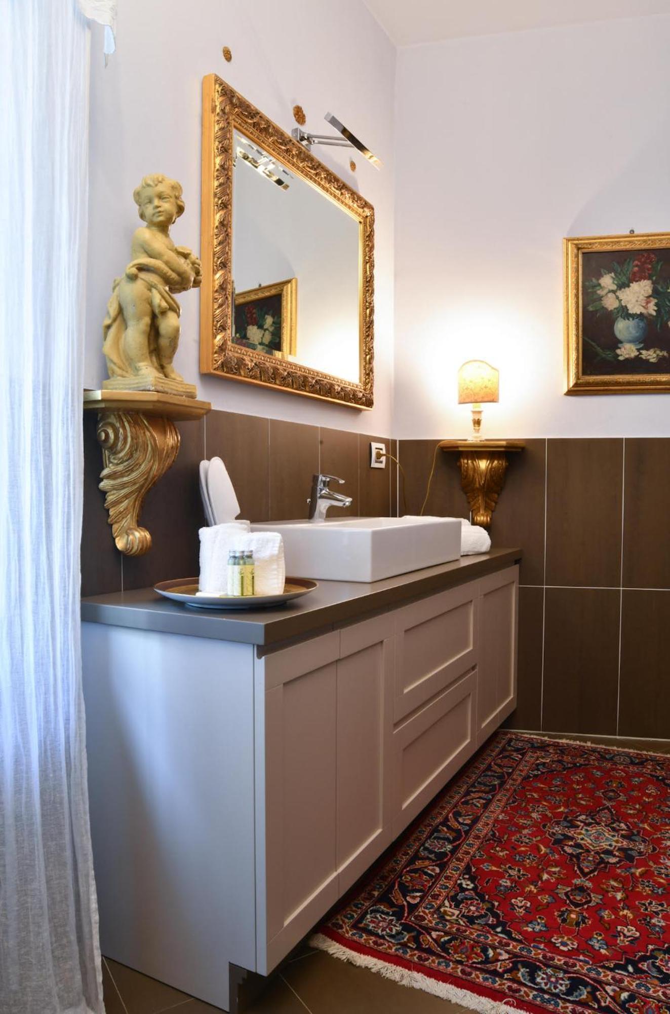 Emily Luxury Verona