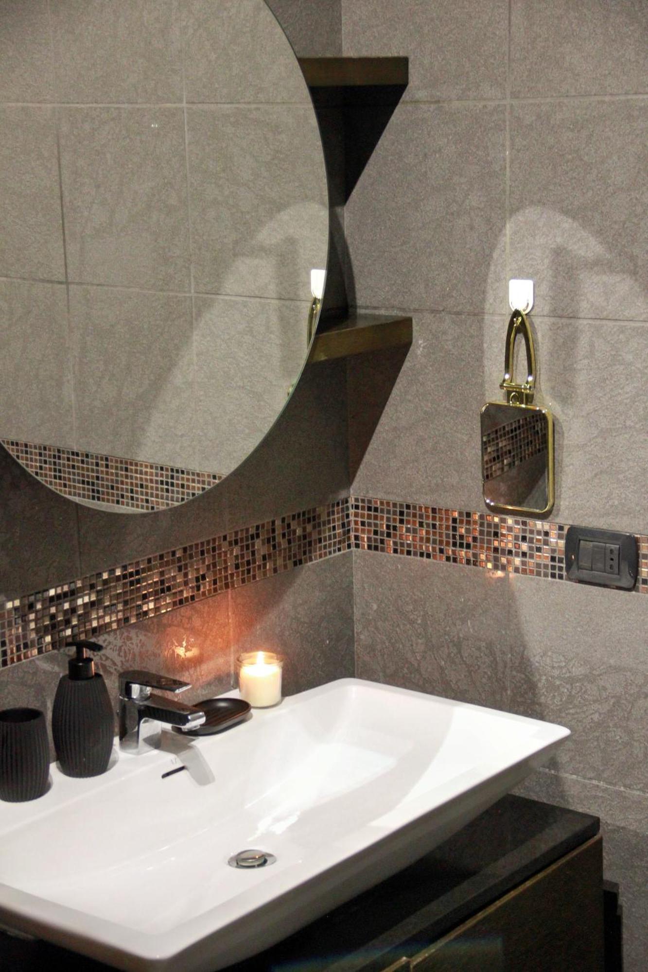 The - With Restaurant Experience Partner Apartment
