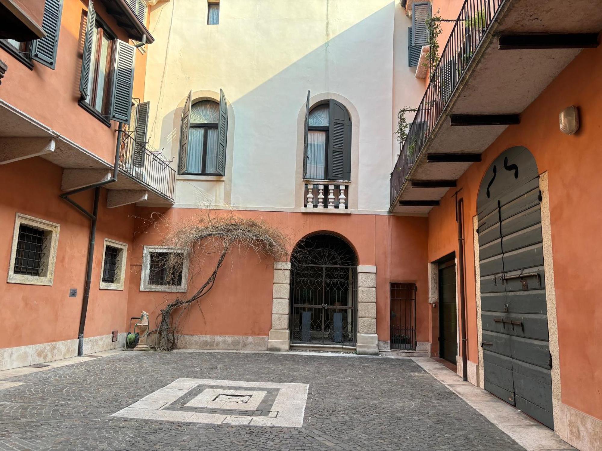 Veronajourneys Emilei Appartamento *