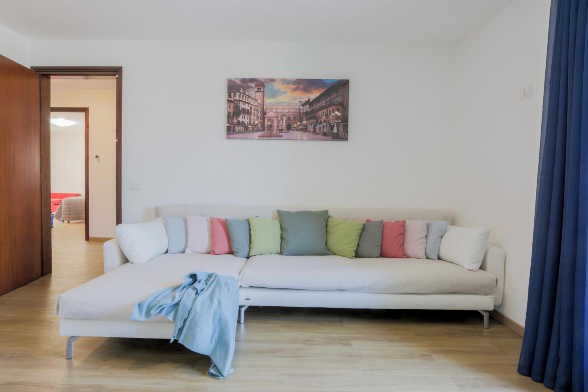 Elegant Apartment: Free Netflix, Wi-fi & Parking Appartamento *