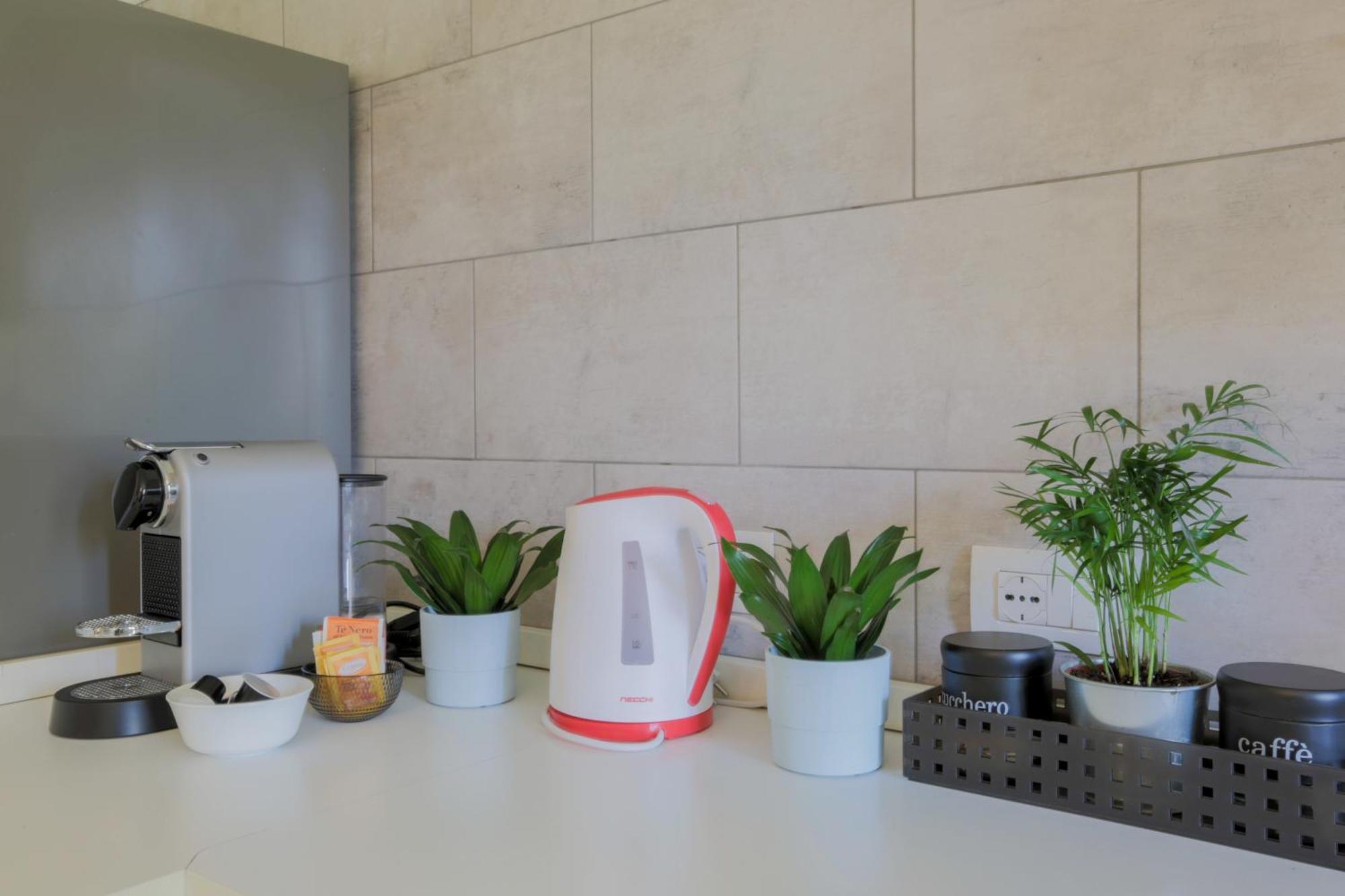 Elegant Apartment: Free Netflix, Wi-fi & Parking Apartment