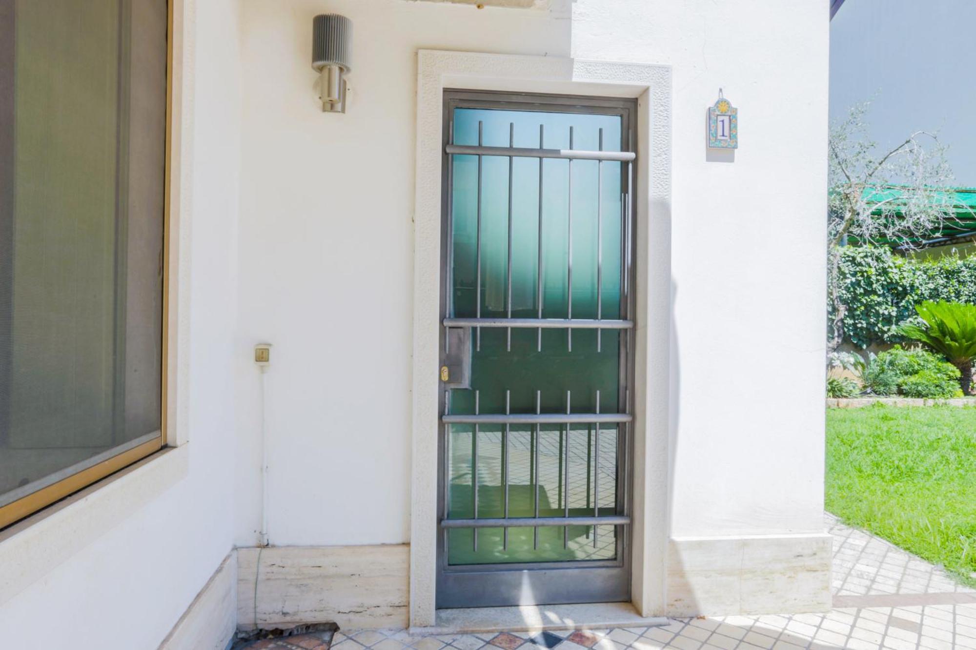 Elegant Apartment: Free Netflix, Wi-fi & Parking Apartment *