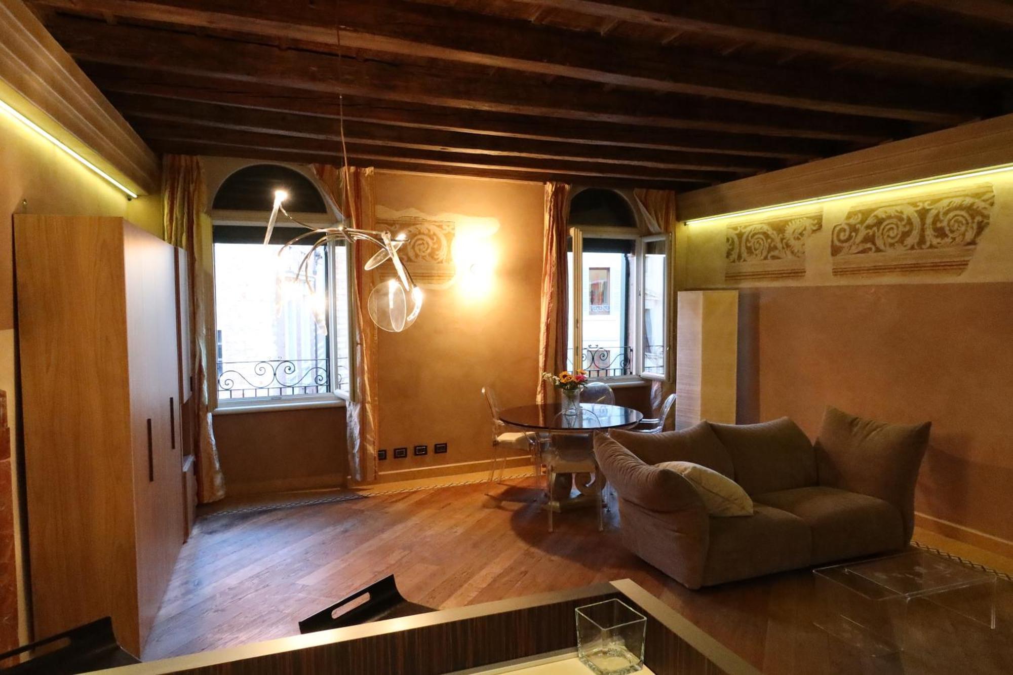 Luxury Flats Piazza Erbe, Floor 3 Apartment Verona