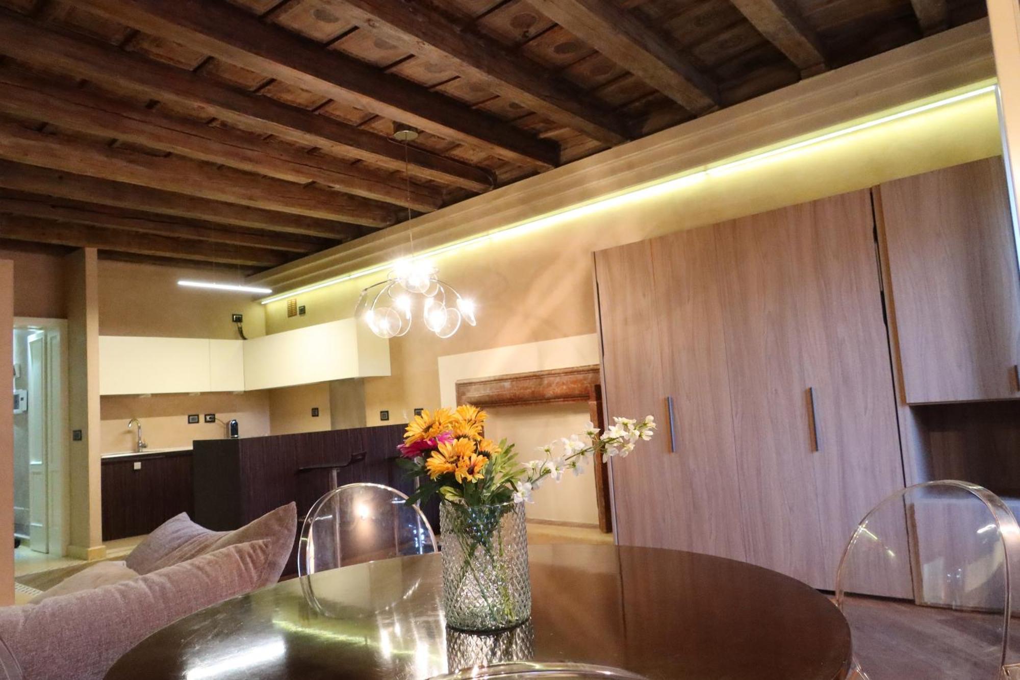 Apartment Luxury Flats Piazza Erbe, Floor 3