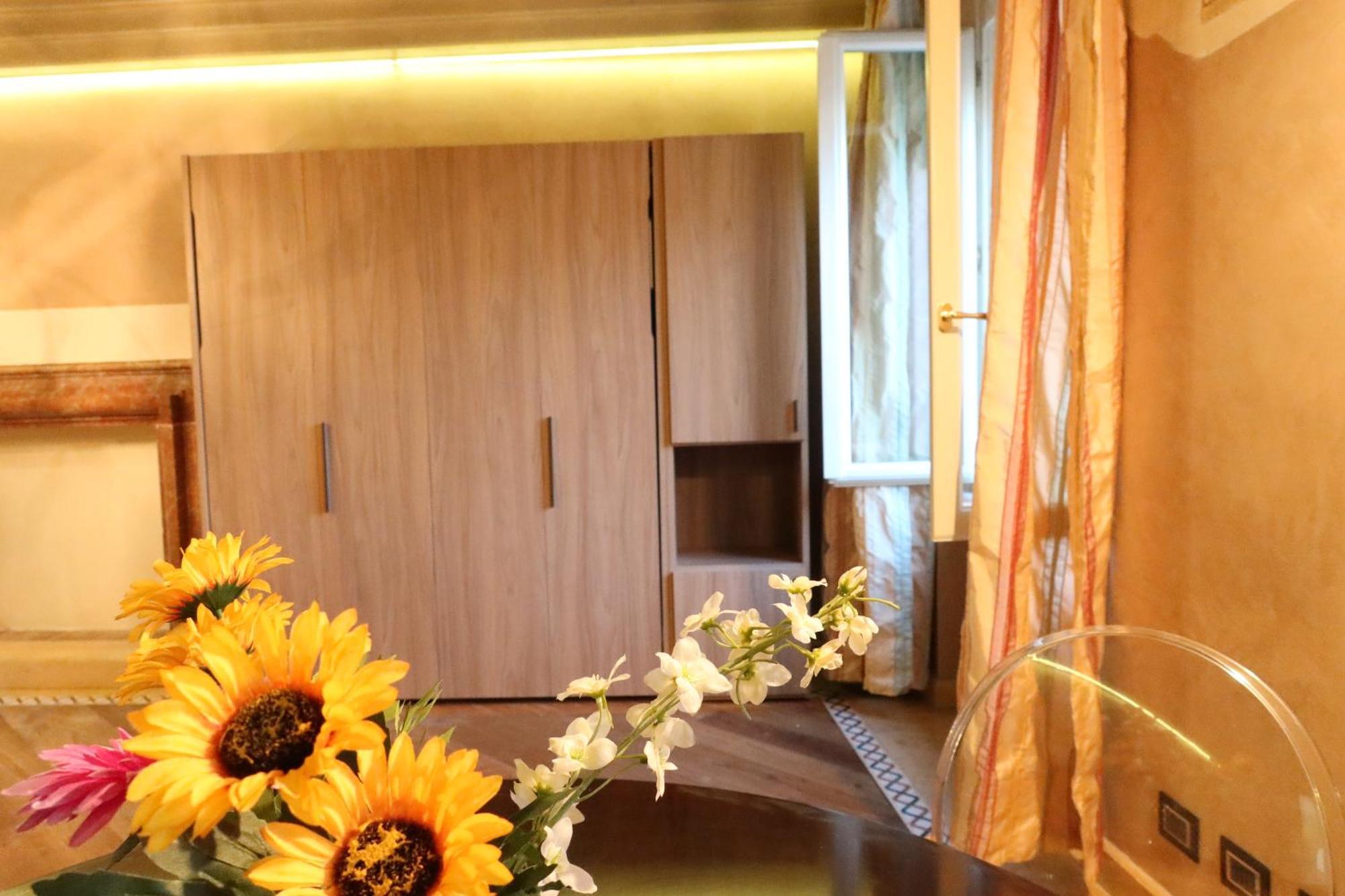 Luxury Flats Piazza Erbe, Floor 3 Apartment Verona