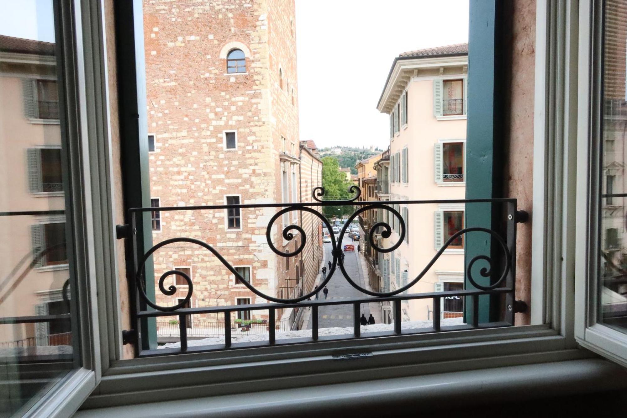 Apartment Luxury Flats Piazza Erbe, Floor 3 *