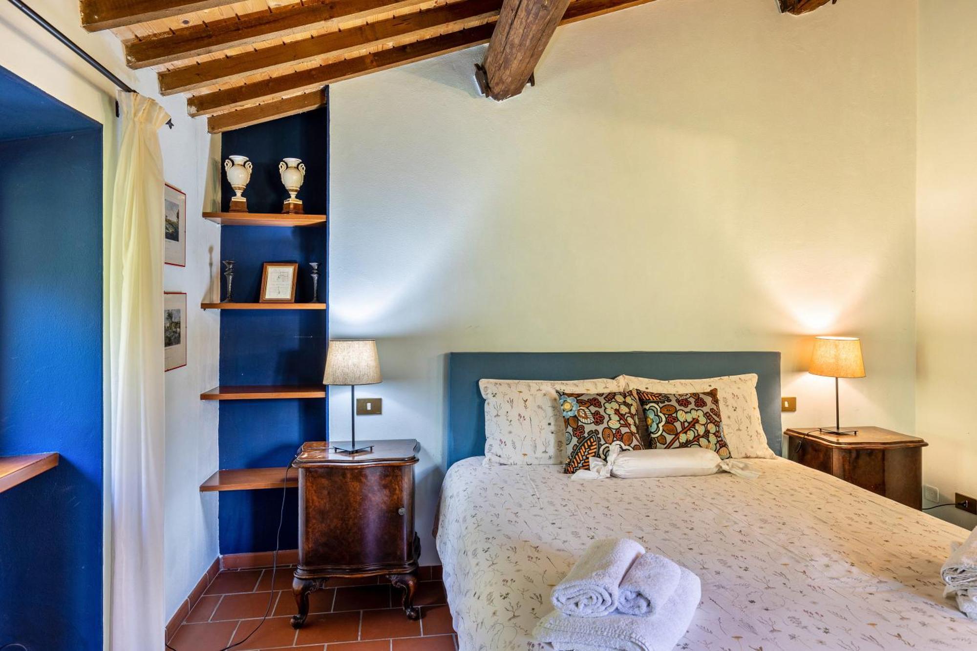 Casa Rossa Vendri Apartment