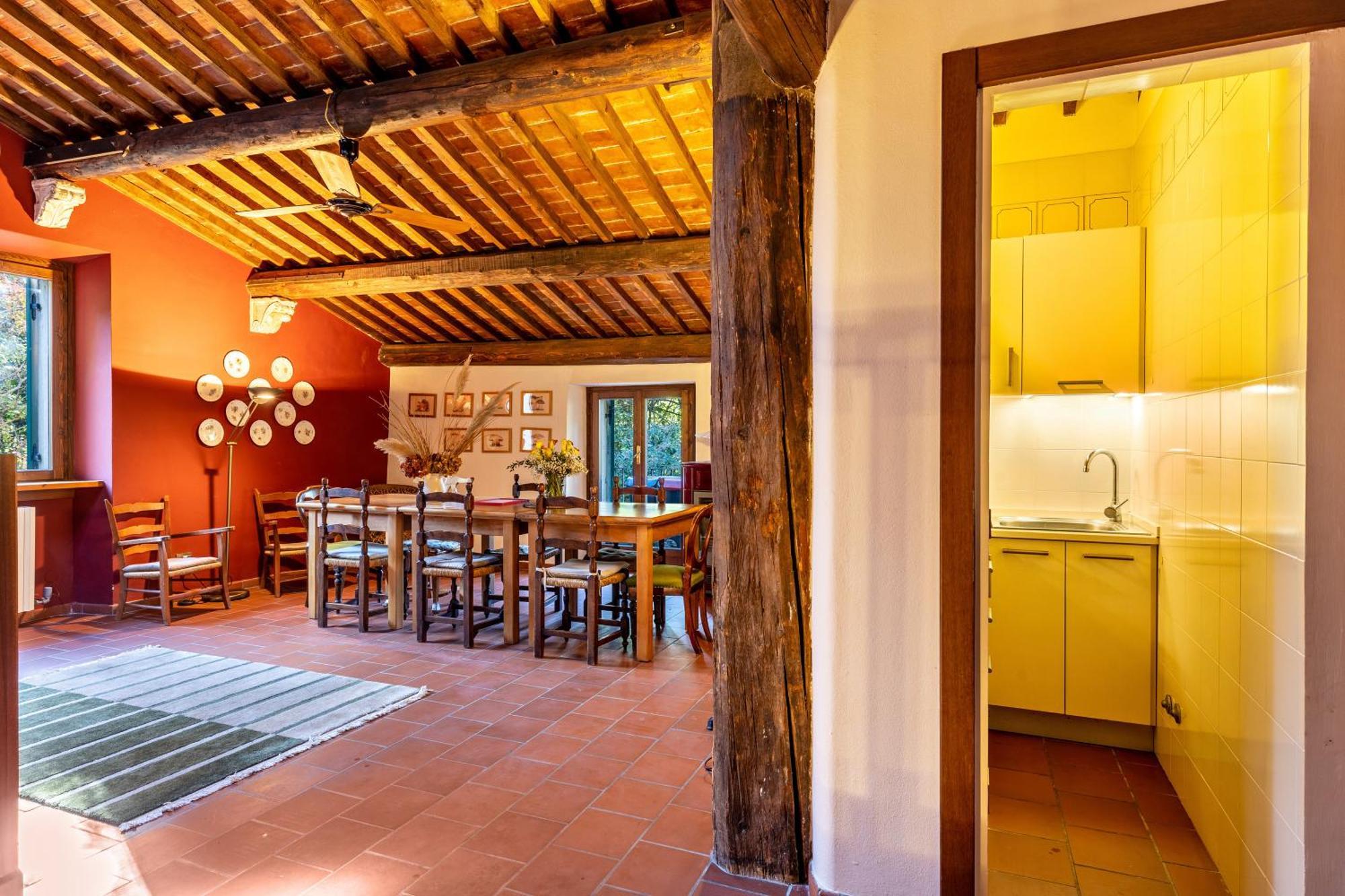 Casa Rossa Vendri Apartment *