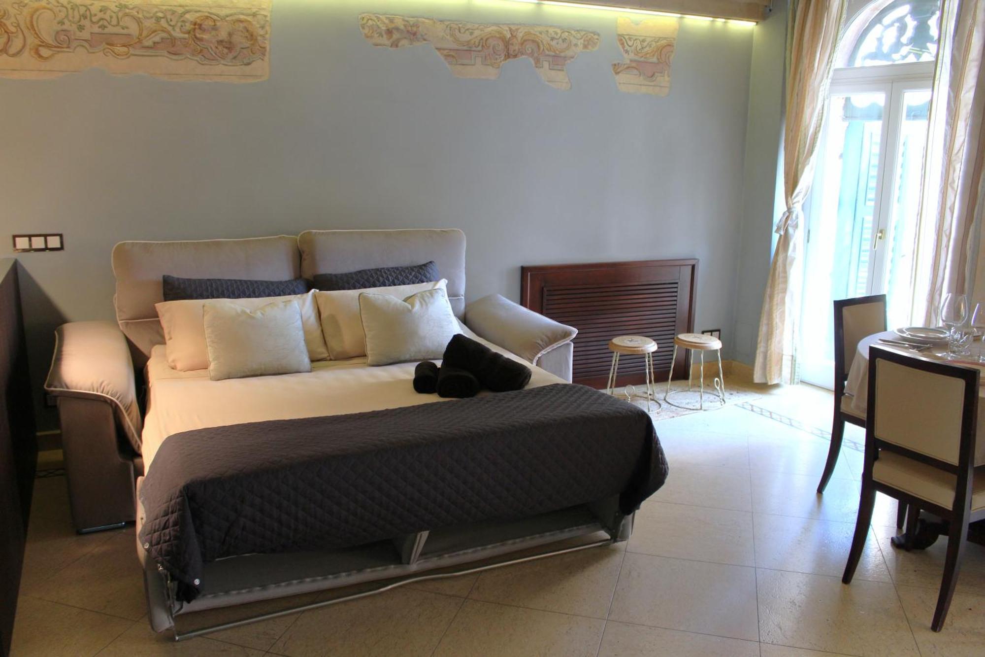 Luxury Flats , Piazza Erbe With Balcony On Main Square Apartamento