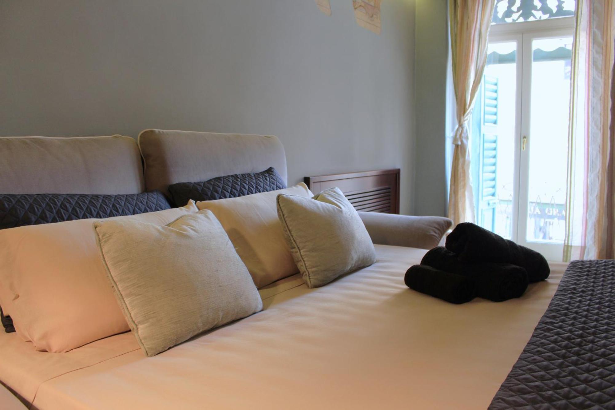 Apartamento Luxury Flats , Piazza Erbe With Balcony On Main Square Verona