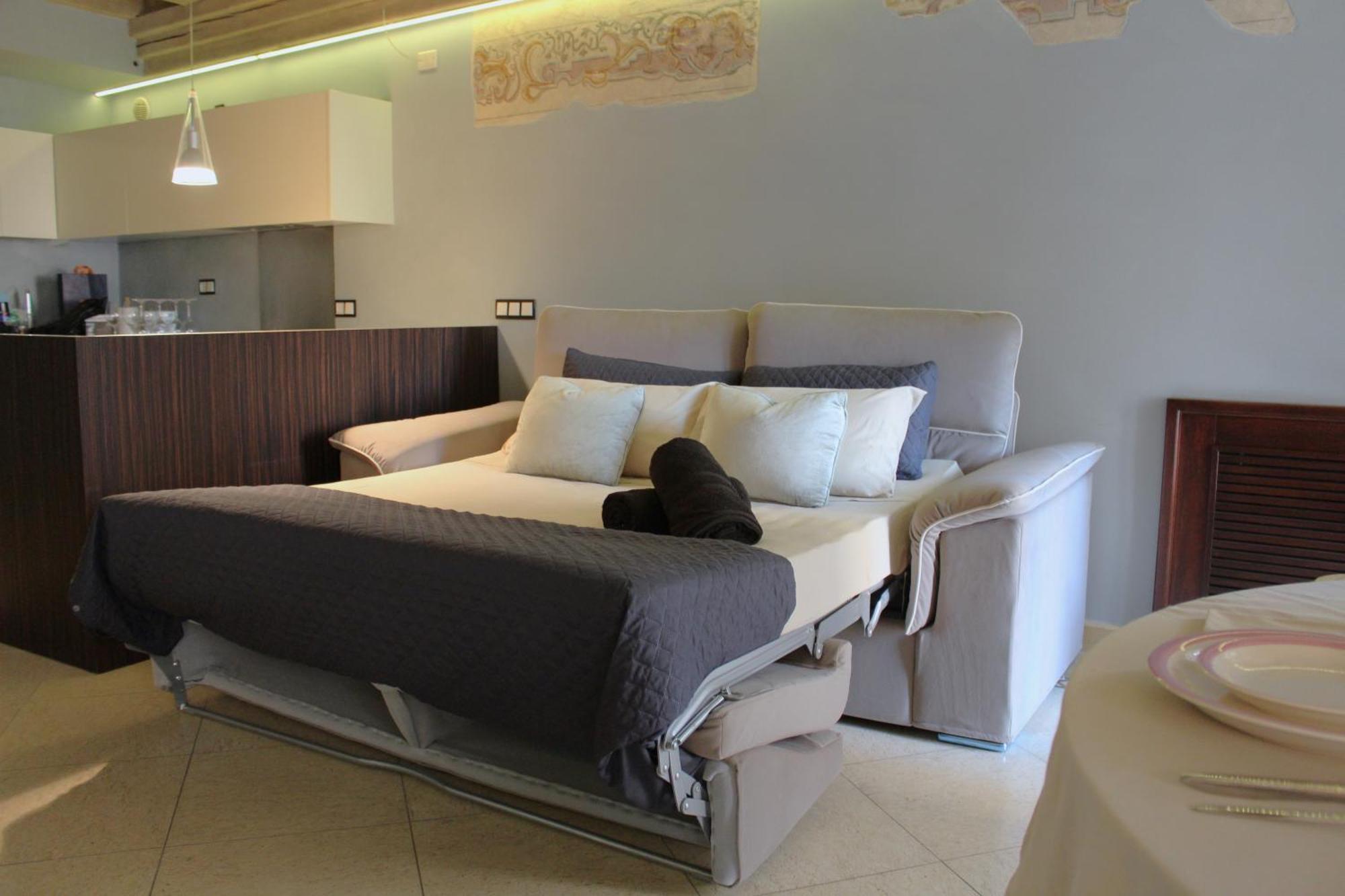 Luxury Flats , Piazza Erbe With Balcony On Main Square
