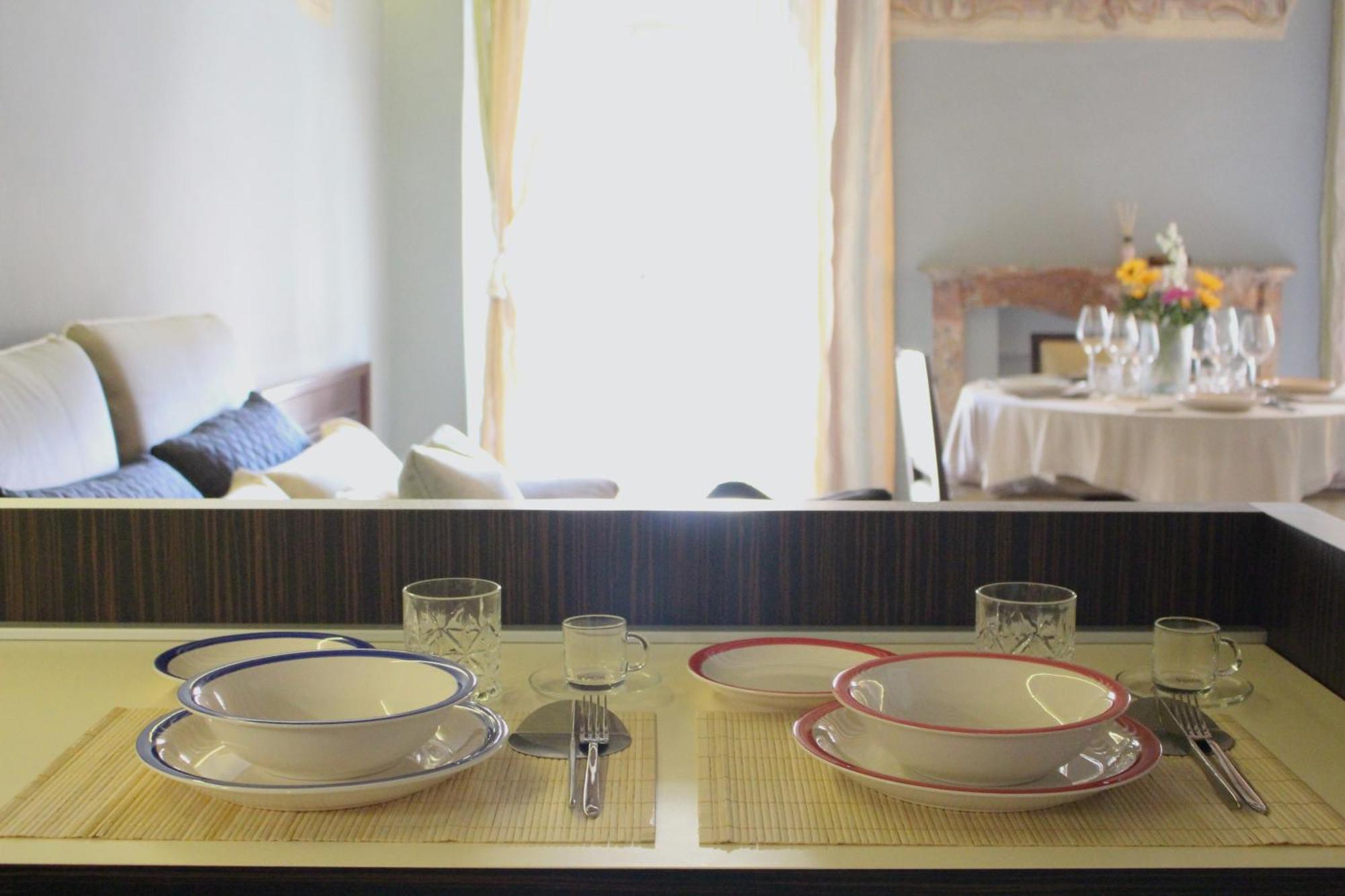 Luxury Flats , Piazza Erbe With Balcony On Main Square * Verona