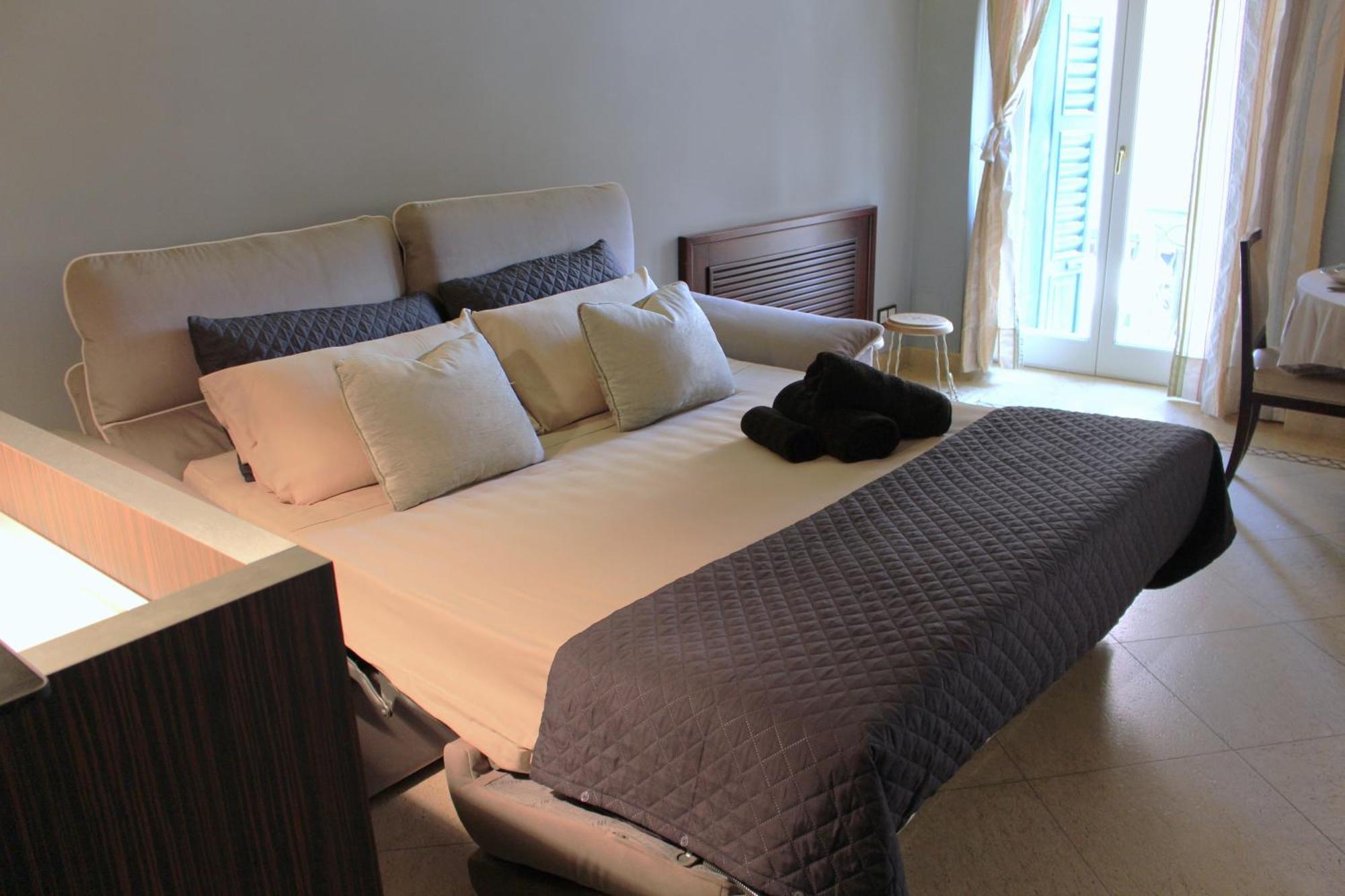 Luxury Flats , Piazza Erbe With Balcony On Main Square