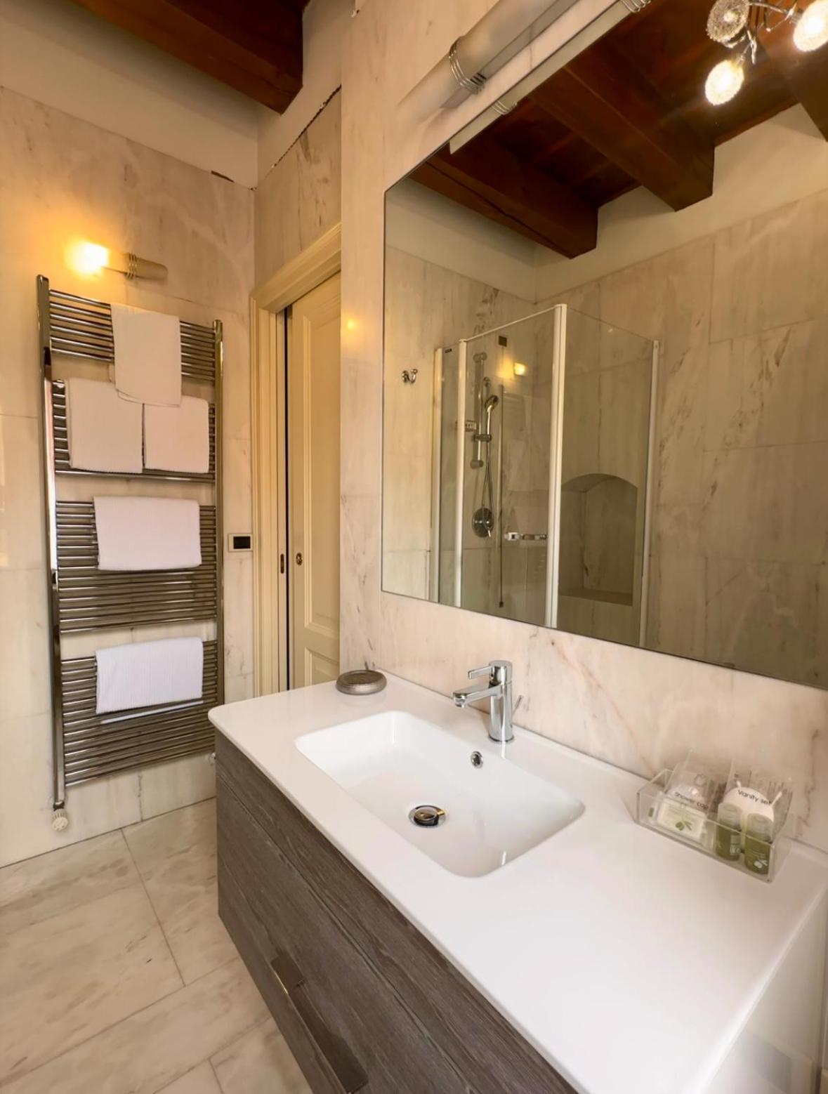 Relais Ponte Pietra Bed and breakfast