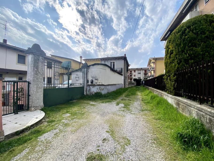 Zona Fiera A 10 Minuti Dal Centro Con Parcheggio Appartamento Verona