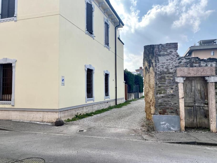 Zona Fiera A 10 Minuti Dal Centro Con Parcheggio Appartamento