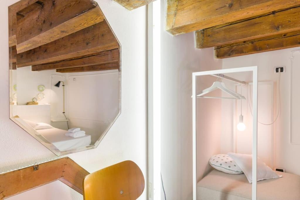 Appartamento Un Puntino In Center 023091-loc-03368 *