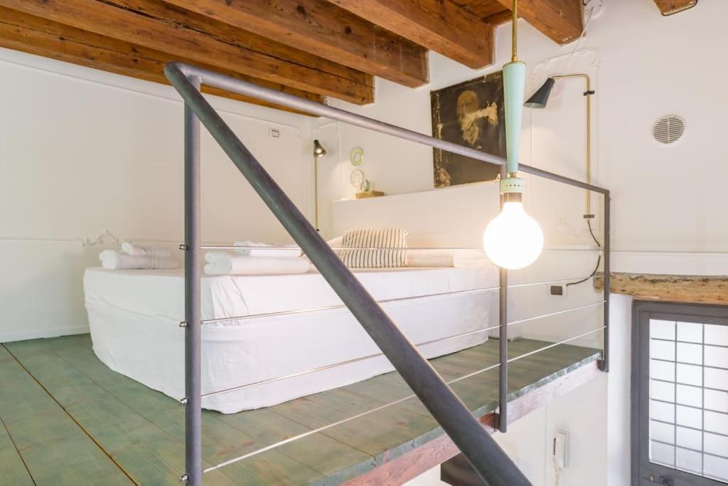 Appartamento Un Puntino In Center 023091-loc-03368 *