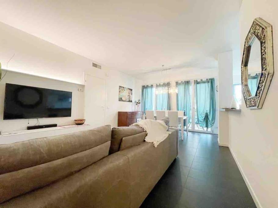 Elegant Relax Near Veron Center Fair Garda Apartamento