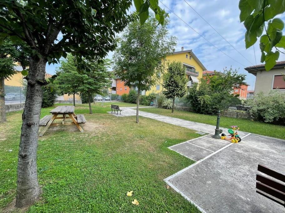 Elegant Relax Near Veron Center Fair Garda Apartamento *