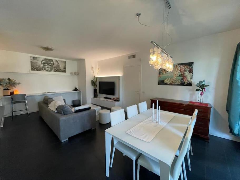 Elegant Relax Near Veron Center Fair Garda Apartamento *