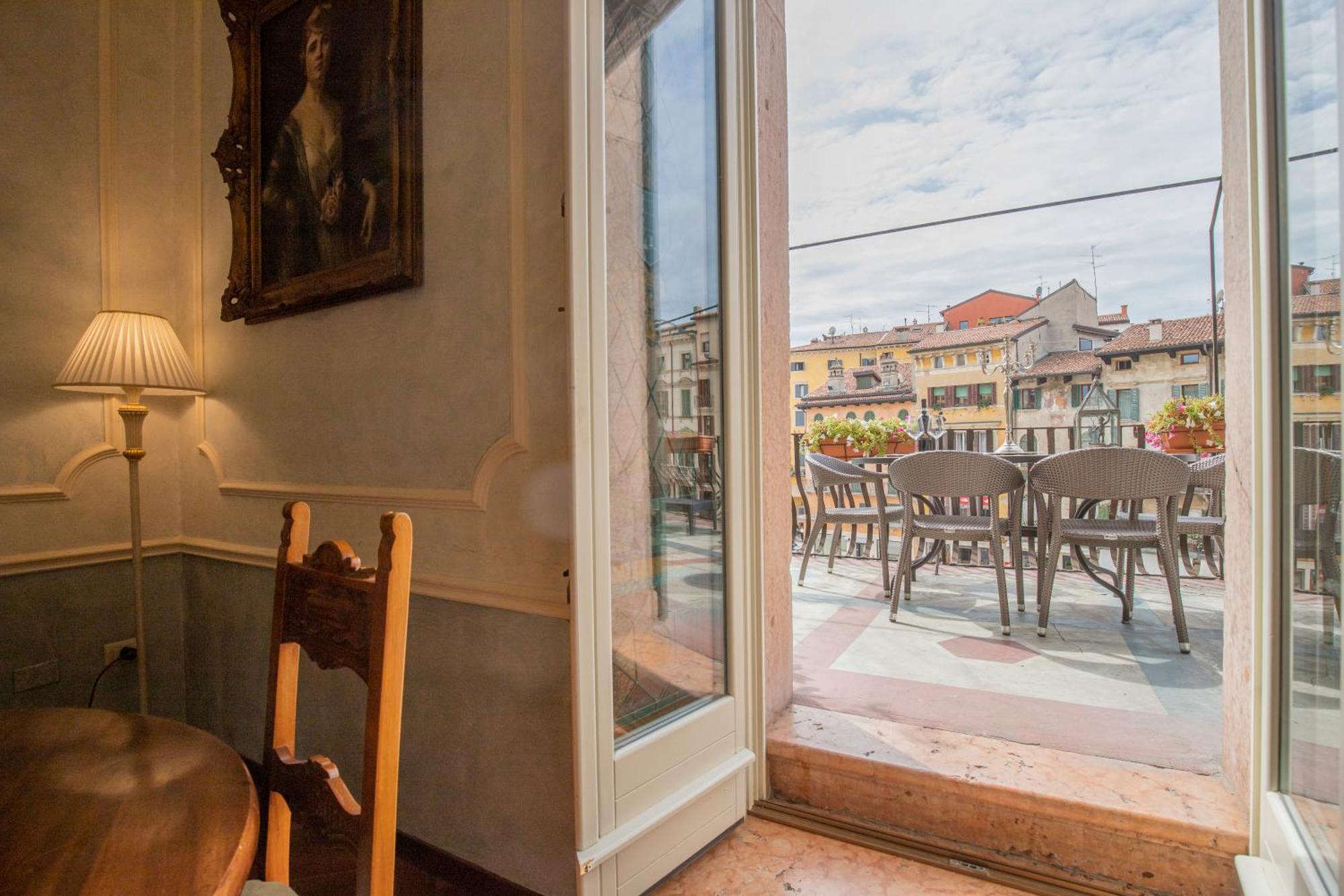 Corte Realdi Piazza Erbe Pensión 3*