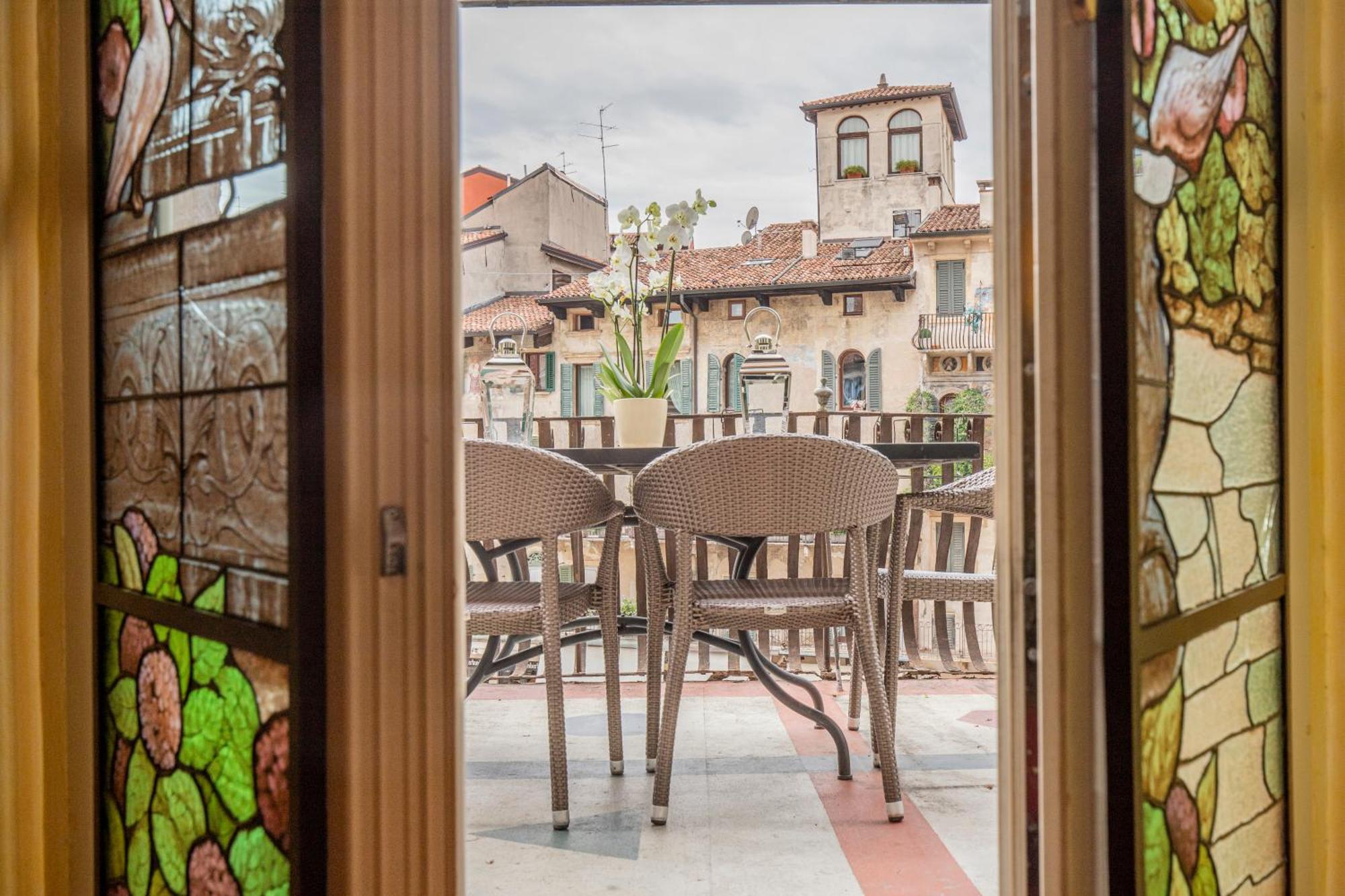 Corte Realdi Piazza Erbe 3*