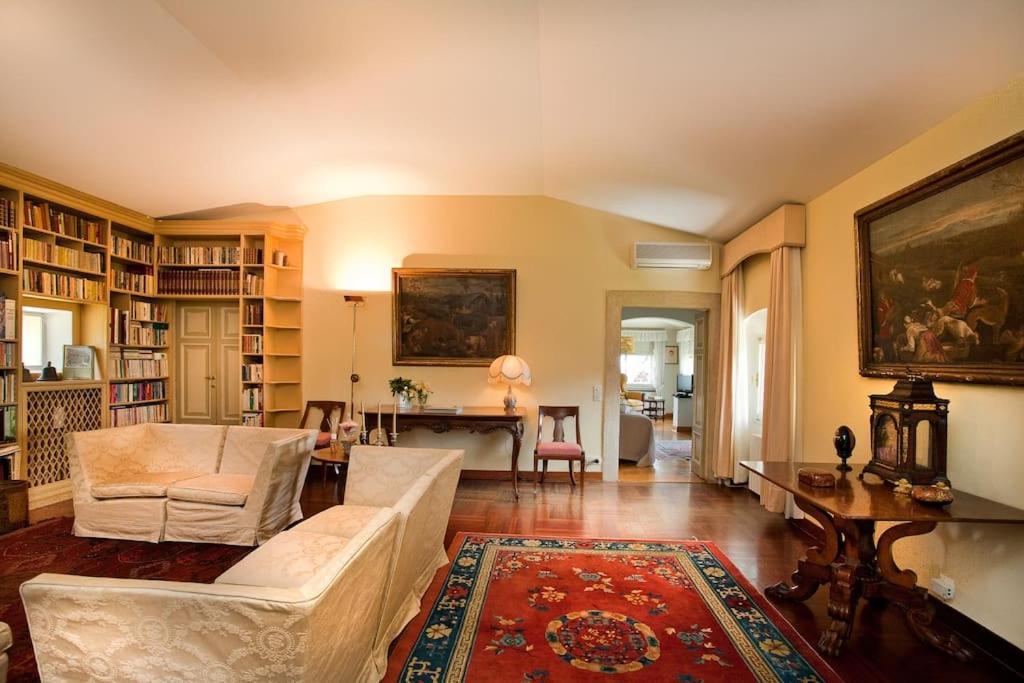 Villa Le Grotte
