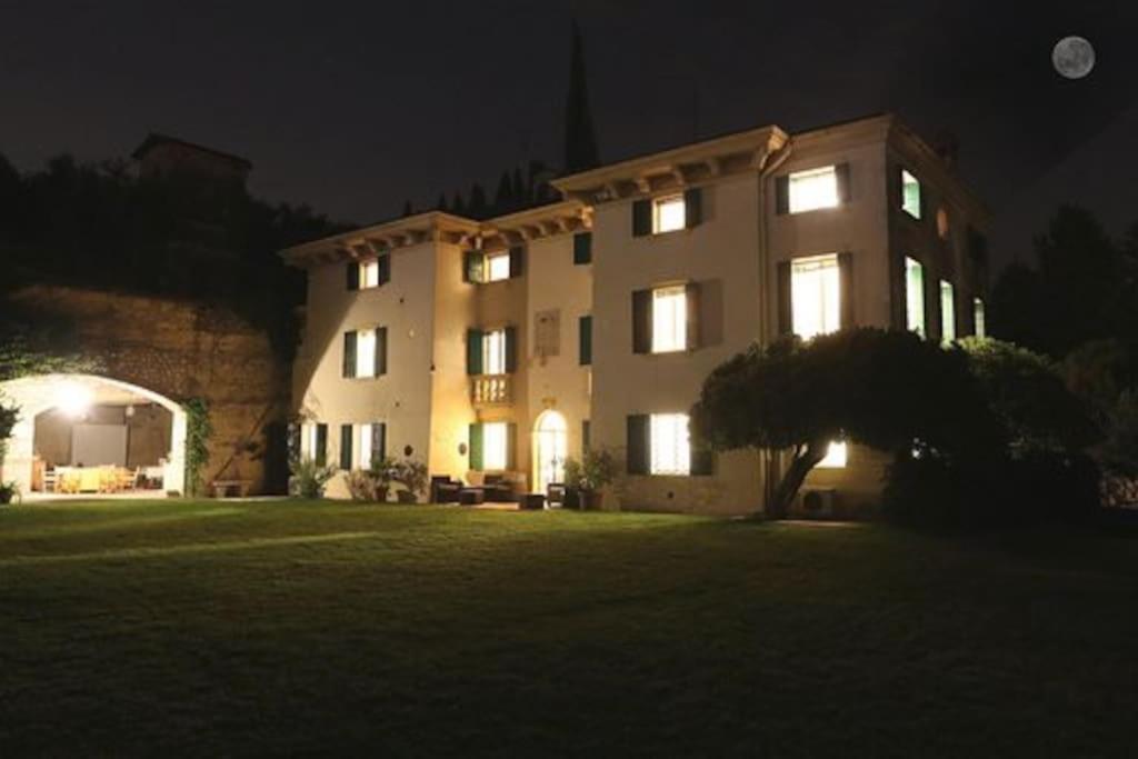 Le Grotte Villa *