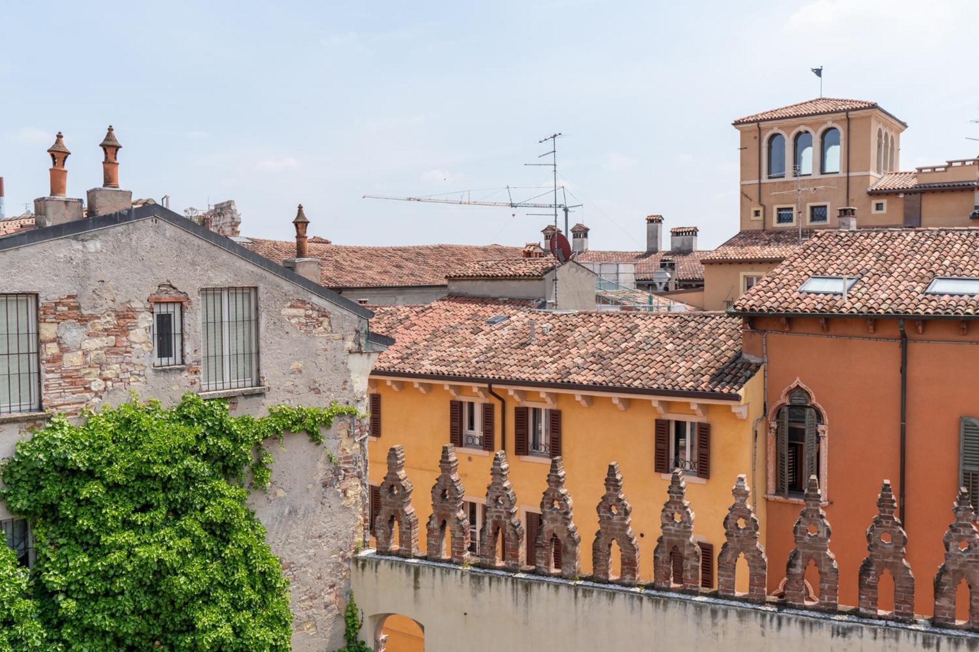 Aparthotel Palazzo Delle Guglie By Postcardsfrom Verona